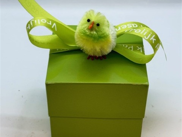 Klein Paas doosje bonbons eitjes